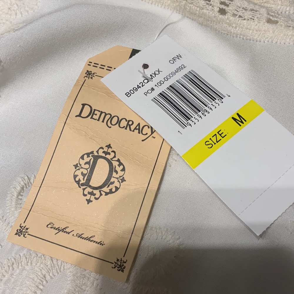 Democracy Boho Ivory Blouse with Lace Trim Size M NWT - Picture 8 of 10